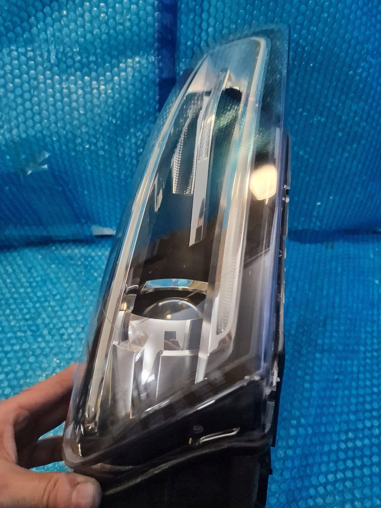 Frontscheinwerfer Audi Q3 8U0941006 Rechts Scheinwerfer Headlight