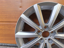 Load image into Gallery viewer, 1x Alufelge 16 Zoll 6.0" 5x100 45ET Glanz Silber 2G0601025AF VW I Rim Wheel FEL8025990609vs