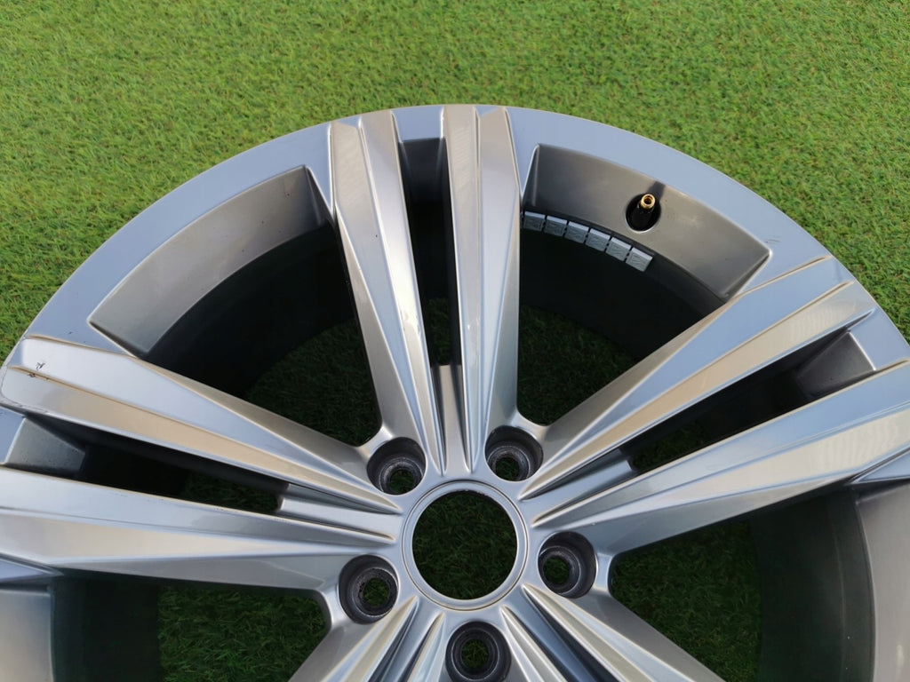 1x Alufelge 19 Zoll 8.5" 5x112 28ET Glanz Graphit 760601025P VW Touareg FEL5287985376me