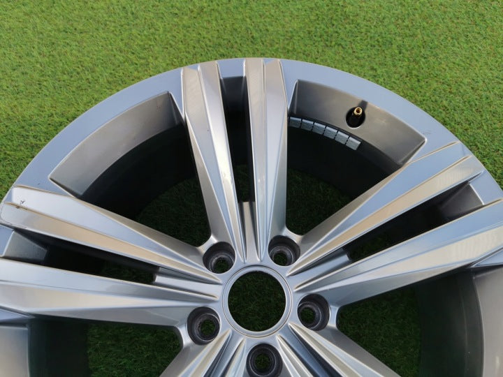 1x Alufelge 19 Zoll 8.5" 5x112 28ET Glanz Graphit 760601025P VW Touareg FEL5287985376me