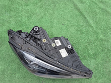 Laden Sie das Bild in den Galerie-Viewer, Frontscheinwerfer Mercedes-Benz W206 A2069064003 Full LED Rechts Headlight SCH6518857764wf