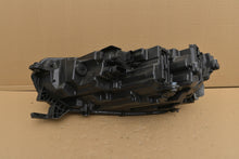 Laden Sie das Bild in den Galerie-Viewer, Frontscheinwerfer Skoda Octavia IV 030111823200 Rechts Scheinwerfer Headlight SCH9382287707yw