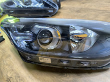 Load image into Gallery viewer, Frontscheinwerfer Kia Ceed J7921-22040 Rechts Scheinwerfer Headlight