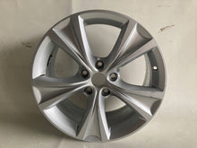 Laden Sie das Bild in den Galerie-Viewer, 1x Alufelge 17 Zoll 7.5&quot; 5x112 5FA601025C Seat Rim Wheel