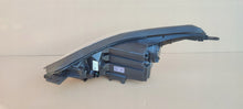 Load image into Gallery viewer, Frontscheinwerfer Kia Sportage IV 92102-F1110 Xenon Rechts Headlight SCH7463527946ef