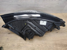 Laden Sie das Bild in den Galerie-Viewer, Frontscheinwerfer Skoda Enyaq 5LB941016H Rechts Scheinwerfer Headlight