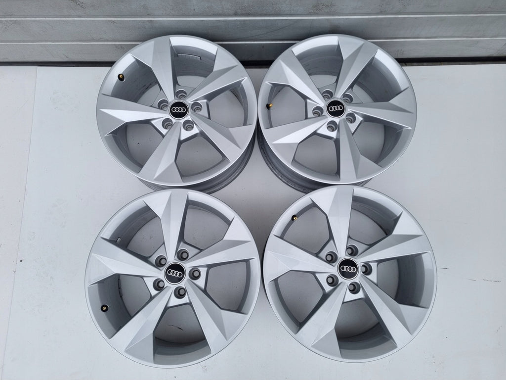 4x Alufelge 18 Zoll 8.0" 5x112 46ET Silber 8Y0601025J Audi B7 Octavia I Golf FEL5590780847uh