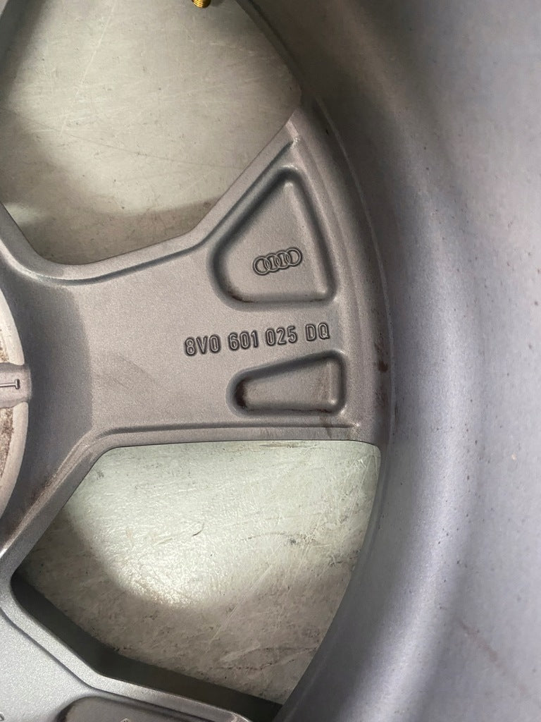 1x Alufelge 17 Zoll 7.5" 5x112 51ET 8V0601025DQ Audi A3 Rim Wheel FEL2622907715hh