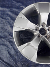 Load image into Gallery viewer, 1x Alufelge 18 Zoll 7.5" 5x108 50ET Glanz Silber 31471553 Volvo Xc60 Ii FEL3756125880zq