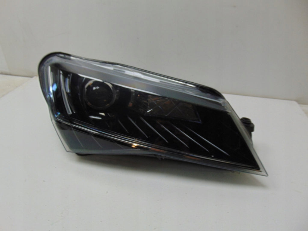 Frontscheinwerfer Skoda Superb III 3V1941016A Xenon Rechts Headlight SCH5766664162gv