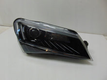 Laden Sie das Bild in den Galerie-Viewer, Frontscheinwerfer Skoda Superb III 3V1941016A Xenon Rechts Headlight SCH5766664162gv