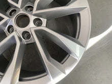 Load image into Gallery viewer, 1x Alufelge 18 Zoll 7.0" 5x112 45ET Glanz Schwarz 57A601025AS Skoda Karoq FEL7981913729vf