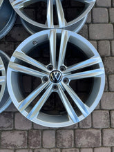 Laden Sie das Bild in den Galerie-Viewer, 4x Alufelge 18 Zoll 7.0" 5x112 43ET Glanz Silber VW Tiguan Rim Wheel FEL1973364472lx