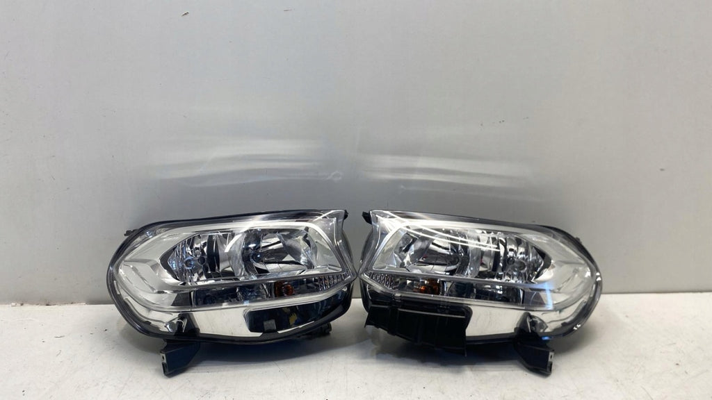 Frontscheinwerfer Mercedes-Benz X-Class A4709060700 Ein Satz Headlight SCH5858030999cl