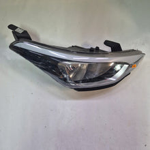 Laden Sie das Bild in den Galerie-Viewer, Frontscheinwerfer Hyundai I20 II 92102C8000 Rechts Scheinwerfer Headlight SCH8714256905ct