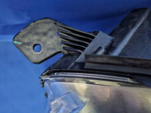 Load image into Gallery viewer, Frontscheinwerfer Peugeot Expert 9808573580 Xenon Links Scheinwerfer Headlight SCH2025750976qv