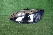 Load image into Gallery viewer, Frontscheinwerfer Skoda Fabia III 6V1941015B Ein Stück (Rechts oder Links)