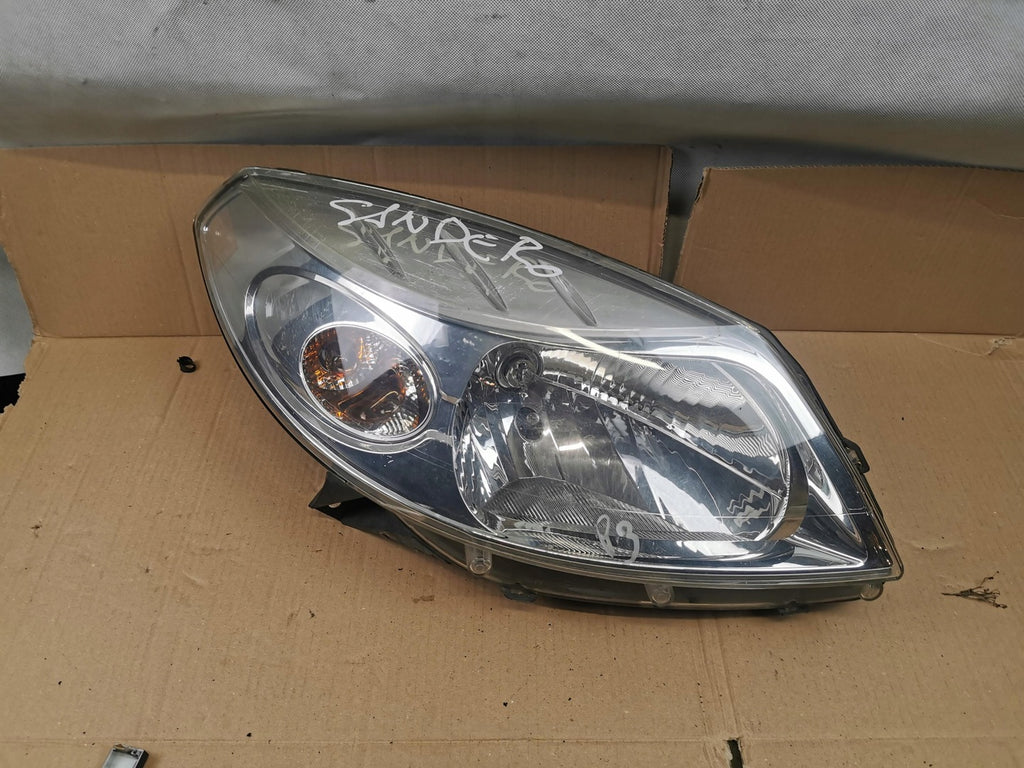 Frontscheinwerfer Dacia Sandero 8200733877- Rechts Scheinwerfer Headlight