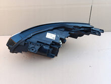 Laden Sie das Bild in den Galerie-Viewer, Frontscheinwerfer Renault Captur II 260104095R 013930-02 LED Rechts Headlight SCH4469191231tw
