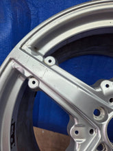 Load image into Gallery viewer, 1x Alufelge 20 Zoll 5x112 A2954012300 Mercedes-Benz Eqe V295 Rim Wheel FEL2114001337sg
