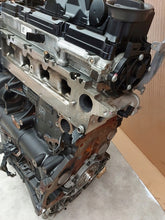Load image into Gallery viewer, Motor Audi A4 B9 DEUA 2.0 TDI 150PS 110kW 118TKm 2015 Diesel Engine Unkomplett