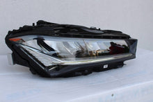Load image into Gallery viewer, Frontscheinwerfer Skoda Superb 3P1941016 Rechts Scheinwerfer Headlight SCH2417010678qr