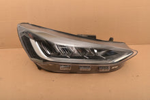 Laden Sie das Bild in den Galerie-Viewer, Frontscheinwerfer Ford Focus NX7B-13E014-CF Rechts Scheinwerfer Headlight SCH1054446504mg