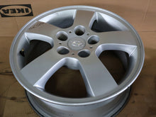 Load image into Gallery viewer, 1x Alufelge 16 Zoll 6.5" 5x114.3 46ET Glanz Silber 52910-2E300 Hyundai Tucson FEL3395043265iz