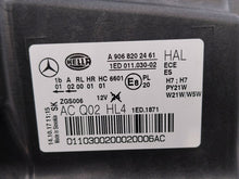 Laden Sie das Bild in den Galerie-Viewer, Frontscheinwerfer Mercedes-Benz Sprinter A9068202461 Rechts Headlight SCH2471301014nj