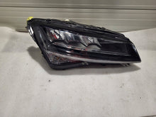 Laden Sie das Bild in den Galerie-Viewer, Frontscheinwerfer Skoda Superb III 3V1941016C Rechts Scheinwerfer Headlight SCH5882199725ca