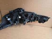 Laden Sie das Bild in den Galerie-Viewer, Frontscheinwerfer Toyota Corolla 81110-82S60 Full LED Rechts Headlight