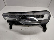 Laden Sie das Bild in den Galerie-Viewer, Frontscheinwerfer Renault Captur II 260606466R Full LED Links Headlight SCH1530329310ks