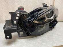Laden Sie das Bild in den Galerie-Viewer, Frontscheinwerfer Mazda 6 Gj GRF5-51040 LED Links Scheinwerfer Headlight SCH4701441247cm
