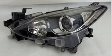 Laden Sie das Bild in den Galerie-Viewer, Frontscheinwerfer Mazda 3 BHR151040 Ein Stück (Rechts oder Links) Headlight SCH3625308927zu