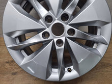 Laden Sie das Bild in den Galerie-Viewer, 1x Alufelge 16 Zoll 7.0" 5x112 46ET 5E3601025AH Skoda Octavia Rim Wheel FEL8090740356lt