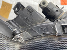 Load image into Gallery viewer, Frontscheinwerfer Toyota Yaris Rechts Scheinwerfer Headlight