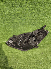 Load image into Gallery viewer, Frontscheinwerfer Toyota Yaris CSC28963 Rechts Scheinwerfer Headlight SCH4343858935xd