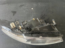 Laden Sie das Bild in den Galerie-Viewer, Frontscheinwerfer BMW 1 E88 E81 E82 7193388-03 Rechts Scheinwerfer Headlight SCH1999749626hn