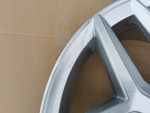 Load image into Gallery viewer, 1x Alufelge 17 Zoll 7.0&quot; 5x100 51ET Glanz Silber 6F0601025C Seat Ibiza V