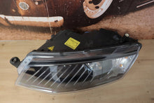 Laden Sie das Bild in den Galerie-Viewer, Frontscheinwerfer Skoda Octavia III 5E1941015B Xenon Links Headlight SCH8364141842vv