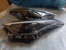 Laden Sie das Bild in den Galerie-Viewer, Frontscheinwerfer Toyota C-Hr Chr 81150-YP280 LED Links Scheinwerfer Headlight SCH3015865625fs