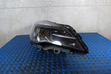 Laden Sie das Bild in den Galerie-Viewer, Frontscheinwerfer Opel Astra K 39195689 Rechts Scheinwerfer Headlight SCH7858463058hb