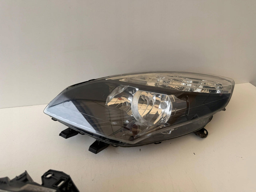 Frontscheinwerfer Renault Scenic 89902925 89902926 Ein Satz Headlight SCH2980148432si