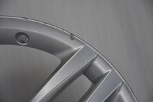 Load image into Gallery viewer, 1x Alufelge 18 Zoll 8.0" 5x120 52ET Glanz Silber 7846785 BMW Rim Wheel FEL5017863640vr