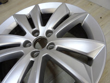 Laden Sie das Bild in den Galerie-Viewer, 1x Alufelge 17 Zoll 7.0&quot; 5x108 40,5ET 31471309 Volvo S60 V60 Rim Wheel