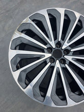 Laden Sie das Bild in den Galerie-Viewer, 1x Alufelge 21 Zoll 9.5" 5x112 36ET Glanz Grau 4KE601025G Audi Rim Wheel FEL8127375287sb