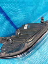 Laden Sie das Bild in den Galerie-Viewer, Frontscheinwerfer VW Passat B8 3G1941036P LED Rechts Scheinwerfer Headlight