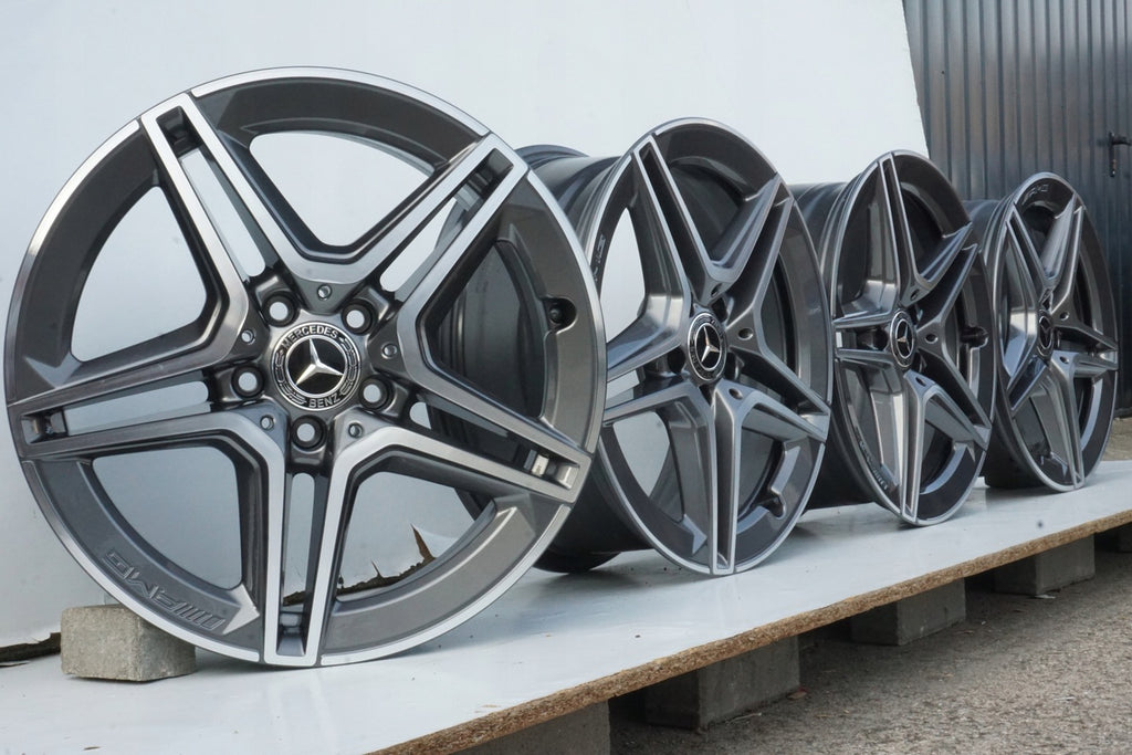 4x Alufelge 18 Zoll 7.5" 5x112 44ET Glanz Schwarz A2054019500 Mercedes-Benz W205