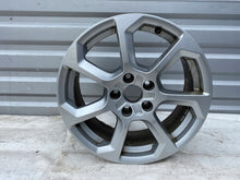 Laden Sie das Bild in den Galerie-Viewer, 1x Alufelge 17 Zoll 7.0&quot; 5x112 45ET Glanz Silber 81A601025D Audi Q2 Rim Wheel