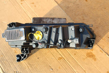 Laden Sie das Bild in den Galerie-Viewer, Frontscheinwerfer Dacia Spring 266052417R Links Scheinwerfer Headlight